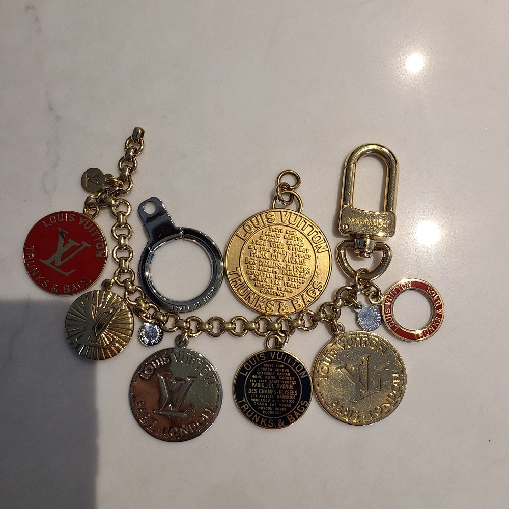 Louis Vuitton charm bracelet (for creative minds)